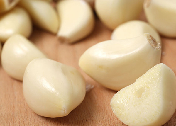 peeled garlic