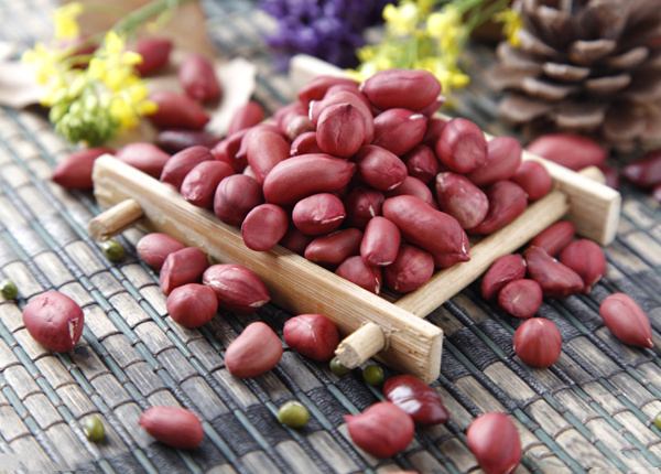 red skin organic peanut kernels
