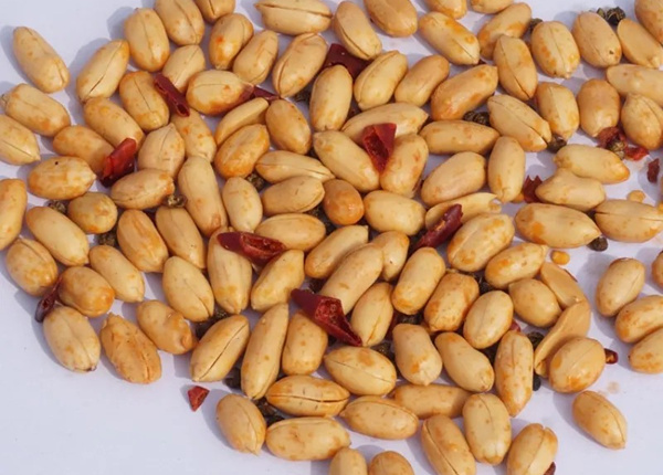 roasted spicy flavor peanuts